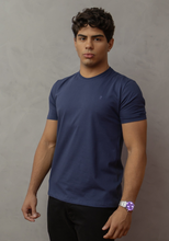Carregar imagem no visualizador da galeria, CAMISETA GOLA REDONDA MARINHO