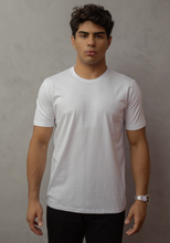 Carregar imagem no visualizador da galeria, CAMISETA GOLA REDONDA BRANCA