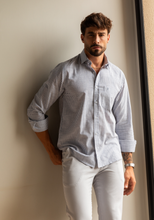 Carregar imagem no visualizador da galeria, CAMISA TRAD. LISTRADA FIO 60 MARINHO