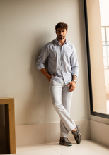 Carregar imagem no visualizador da galeria, CAMISA TRAD. LISTRADA FIO 60 MARINHO
