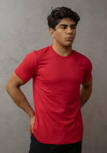 Carregar imagem no visualizador da galeria, CAMISETA GOLA REDONDA VERMELHA
