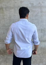 Carregar imagem no visualizador da galeria, CAMISA SLIM OXFORD M/L
