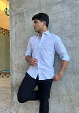 Carregar imagem no visualizador da galeria, CAMISA SLIM OXFORD M/L

