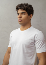 Carregar imagem no visualizador da galeria, CAMISETA GOLA REDONDA BRANCA
